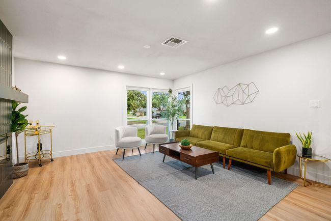 Room to relax or host comfortably! | Image 9