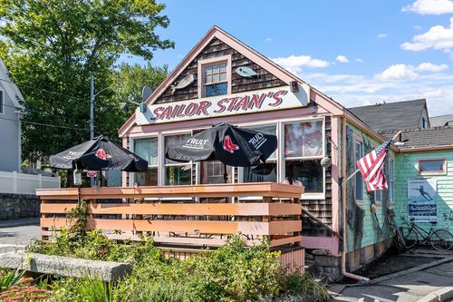1 Wonson St, Gloucester, MA, 01930-4122 | Card Image