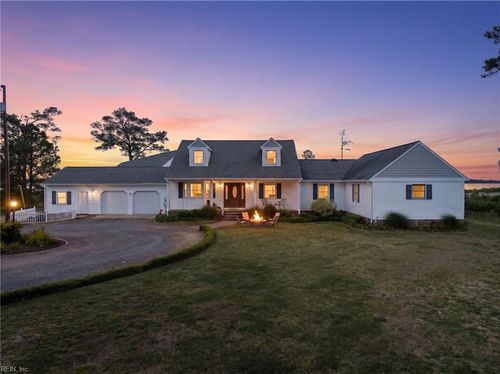 9093 Stump Point Rd, Hayes, VA, 23072-4604 | Card Image