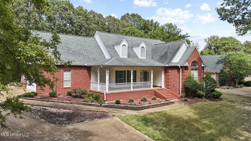 6164 Spring Xing, Olive Branch, MS, 38654-5815 | Card Image