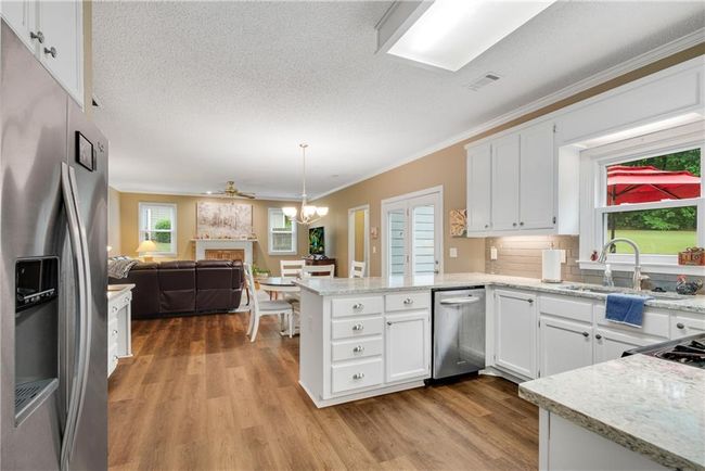 260 Roberts Rd, House other with 5 bedrooms, 4 bathrooms and null parking in Suwanee GA | Image 10