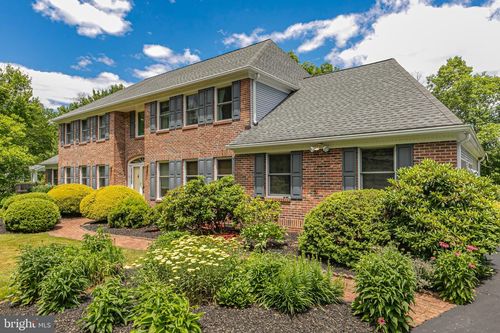 4 Indian Run, Lawrence, NJ, 08648-1082 | Card Image