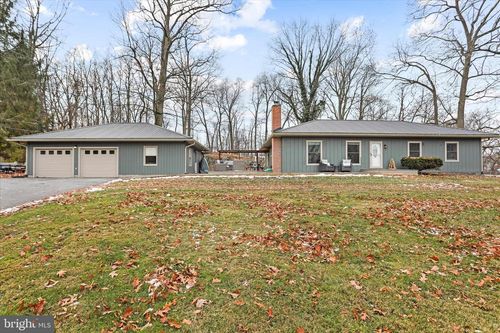 7879 Talhelm Rd, Chambersburg, PA, 17202-8536 | Card Image