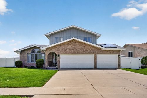 702 Longwood Ct, Minooka, IL, 60447-8798 | Card Image