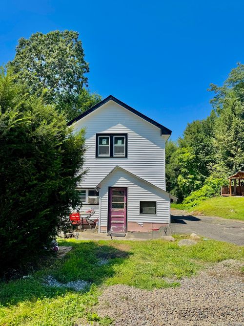 947 Pearl Lake Rd, Waterbury, CT, 06706-2233 | Card Image