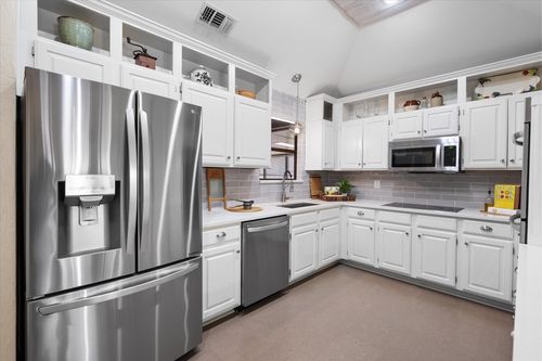 1512 Cobblestone Dr, Desoto, TX, 75115-7716 | Card Image