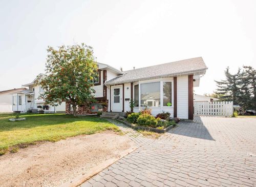 9037 103 Avenue, Grande Prairie, AB, T8X1H4 | Card Image