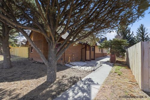 3115 Bluff Pl, Cheyenne, WY, 82009-4511 | Card Image