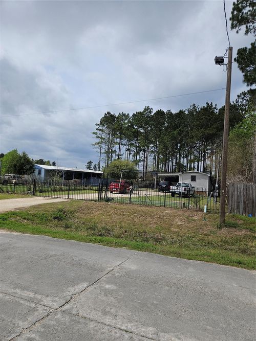 86 County Road 3541, Cleveland, TX, 77327-1483 | Card Image