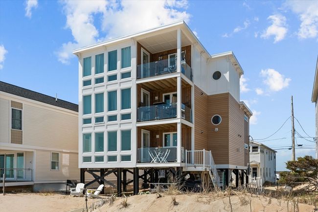 1 - 187 Atlantic Ave, Condo with 3 bedrooms, 2 bathrooms and 1 parking in Salisbury MA | Image 4