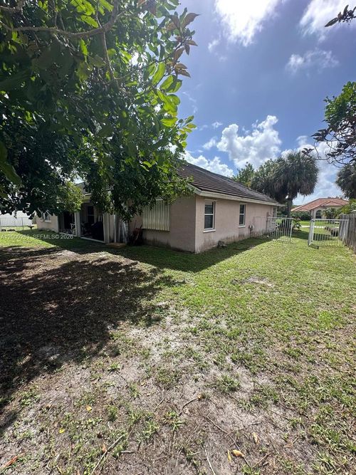 7712 Forestay Dr, Lake Worth, FL, 33467 | Card Image