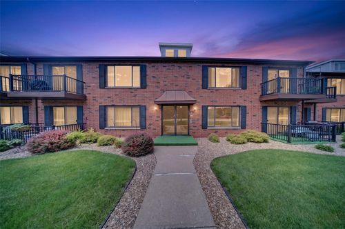 8-430 29th Street Dr Se, Cedar Rapids, IA, 52403-1451 | Card Image