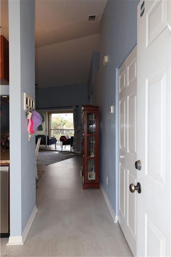 APT-203 - 12065 Summergate Cir, Condo with 2 bedrooms, 2 bathrooms and null parking in FORT MYERS FL | Image 5