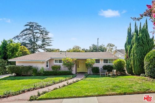 975 Pepperhill Rd, Pasadena, CA, 91107-1942 | Card Image