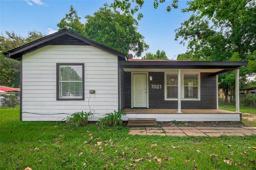 7021 Oleander Dr, Hitchcock, TX, 77563-3343 | Card Image