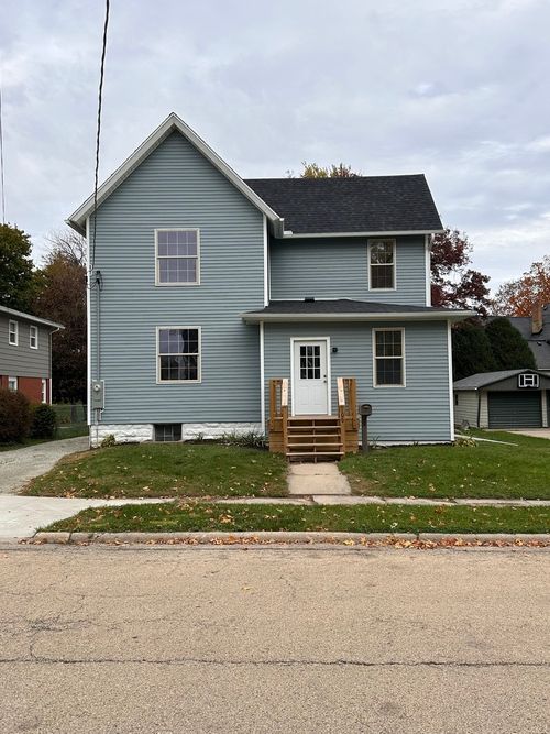 106 Prospect St, Morrison, IL, 61270-2431 | Card Image
