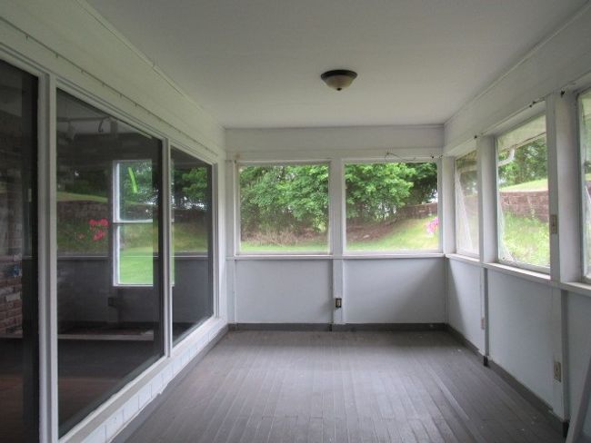 544 Longvue Dr, House other with 3 bedrooms, 2 bathrooms and null parking in New Kensington PA | Image 8