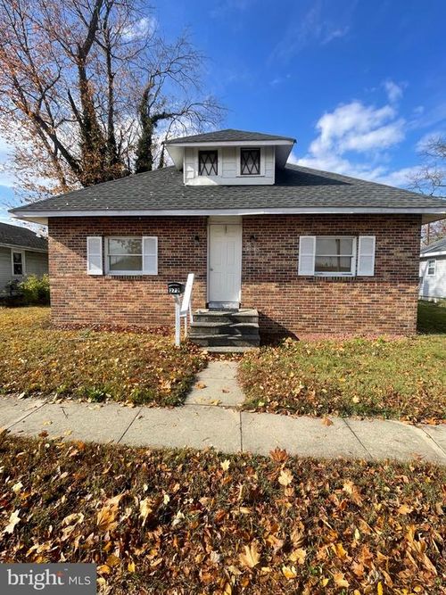 272 Johnson St, Penns Grove, NJ, 08069-2356 | Card Image