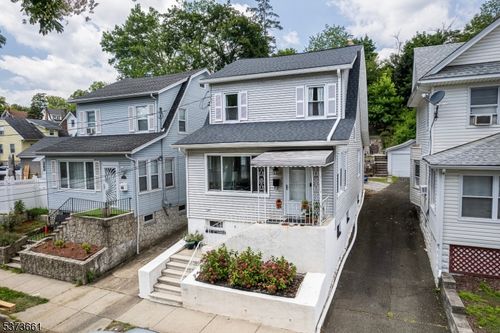 137 Rollinson St, West Orange, NJ, 07052-4522 | Card Image