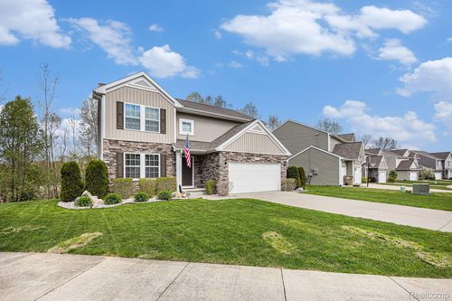 754 Autumn Valley Dr, Ortonville, MI, 48462-8313 | Card Image