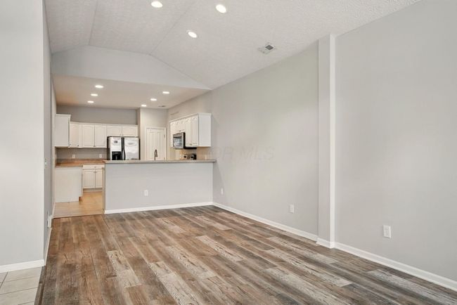 6214 Brickside Dr, Condo with 2 bedrooms, 2 bathrooms and null parking in New Albany OH | Image 8