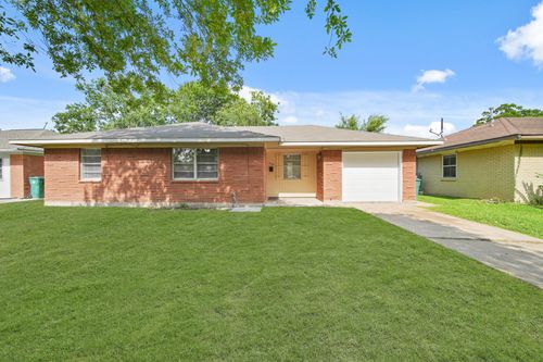 2206 Hickory Ln, Pasadena, TX, 77502-4058 | Card Image