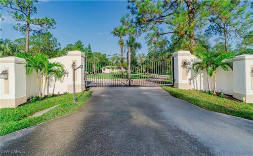131 25th St Sw, NAPLES, FL, 34117-3229 | Card Image