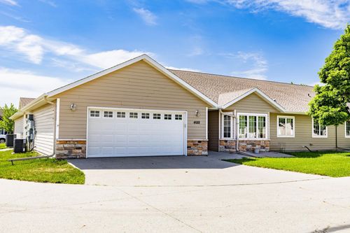 d-4688 44th Avenue S, Fargo, ND, 58104 | Card Image