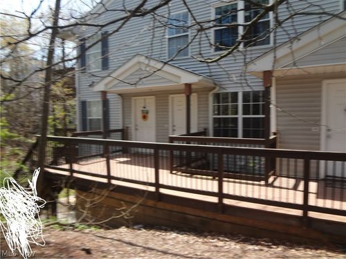 1005 Stoney Run Trl, Broadview Heights, OH, 44147-2552 | Card Image