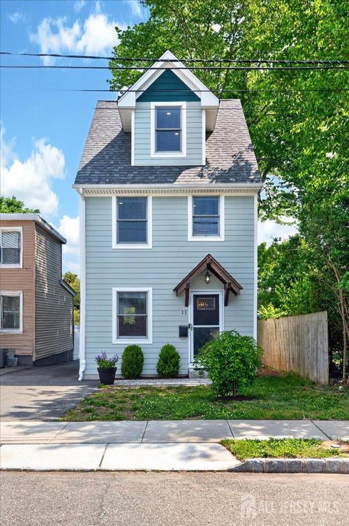 11 Franklin Street, South Bound Brook, NJ, 08880 | Card Image