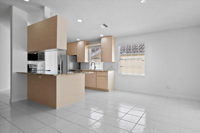 7747 Se Spicewood Cir, Home with 2 bedrooms, 2 bathrooms and null parking in Hobe Sound FL | Image 8
