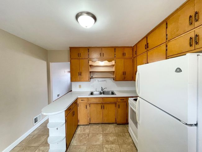 421 W Van Dusen St, House other with 5 bedrooms, 2 bathrooms and null parking in Springfield MN | Image 15