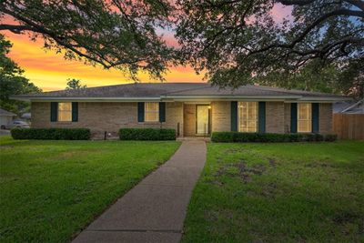 5007 Lake Arrowhead Drive, Home with 3 bedrooms, 2 bathrooms and 2 parking in Waco TX | Image 1