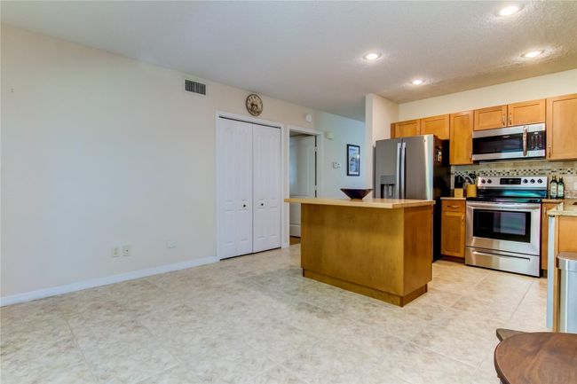 5 - 2291 Americus Boulevard W, Condo with 2 bedrooms, 2 bathrooms and null parking in Clearwater FL | Image 20