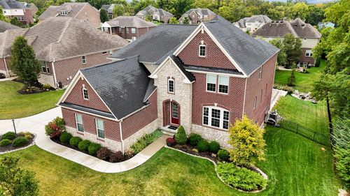 7053 Laurel Oaks Dr, West Chester, OH, 45069 | Card Image