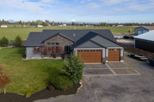4437 Nw Glenn Meadow Loop, Redmond, OR, 97756-3404 | Card Image