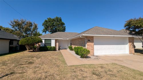 750 Rosehill Ln, Cedar Hill, TX, 75104-8820 | Card Image