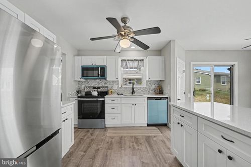 20 Hummingbird Ln, WHITING, NJ, 08759-2220 | Card Image