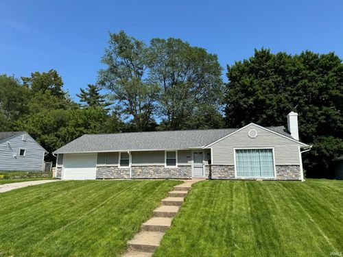 2828 Southridge Drive, South Bend, IN, 46614-1540 | Card Image