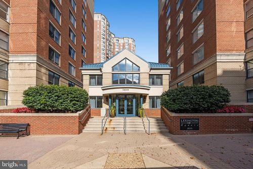 1002w-3835 9th St N, ARLINGTON, VA, 22203-4085 | Card Image