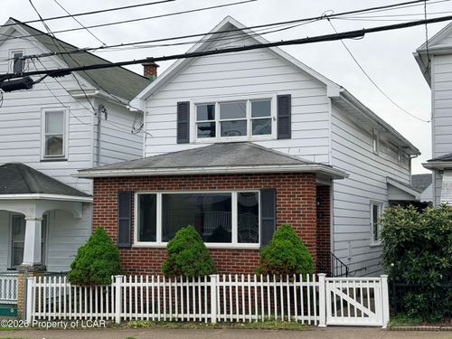 225 Union St, Nanticoke, PA, 18634-2818 | Card Image