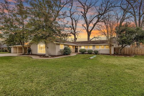 215 Neal Rd, Wharton, TX, 77488-6846 | Card Image