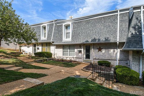 4343 Chateau De Ville Dr, Saint Louis, MO, 63129-1803 | Card Image