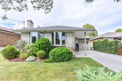 8 Comet Crt, House other with 3 bedrooms, 2 bathrooms and 4 parking in North York ON | Image 1