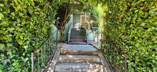1016 Ne 69th St, Seattle, WA, 98115-6624 | Card Image