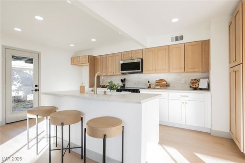 1905 Walker St, Las Vegas, NV, 89106-2656 | Card Image