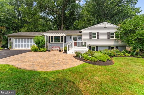 5576 Jaclyn Dr, WARRENTON, VA, 20187-7218 | Card Image