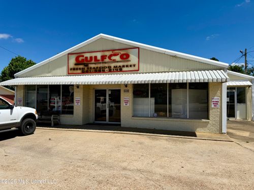 804 W Third St, Forest, MS, 39074-4007 | Card Image