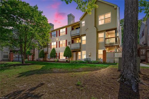 12742 Daybreak Cir, Newport News, VA, 23602-9519 | Card Image