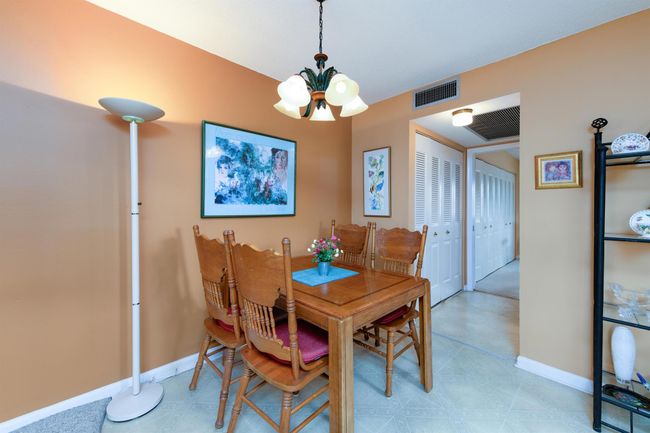 322 - 322 Windsor N, Condo with 1 bedrooms, 2 bathrooms and null parking in West Palm Beach FL | Image 6